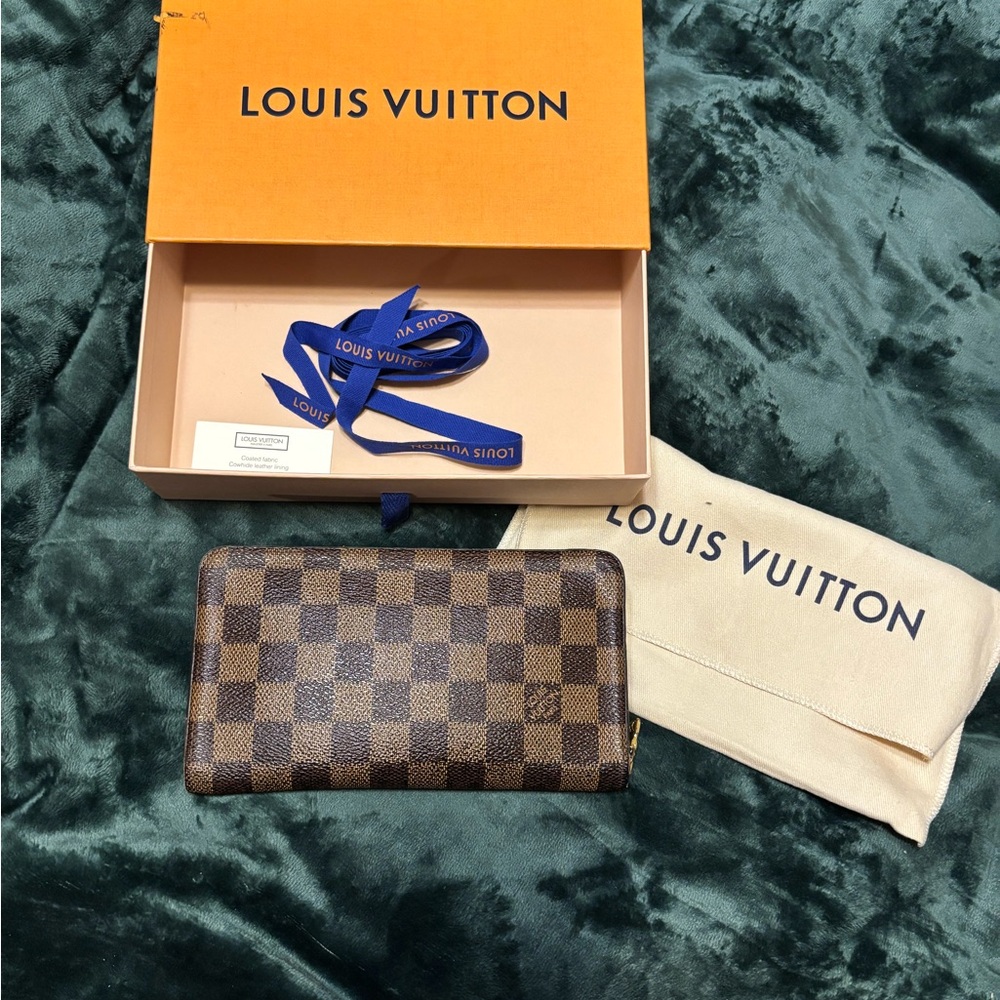 Authentic Louis Vuitton Damier Ebene Zip Wallet